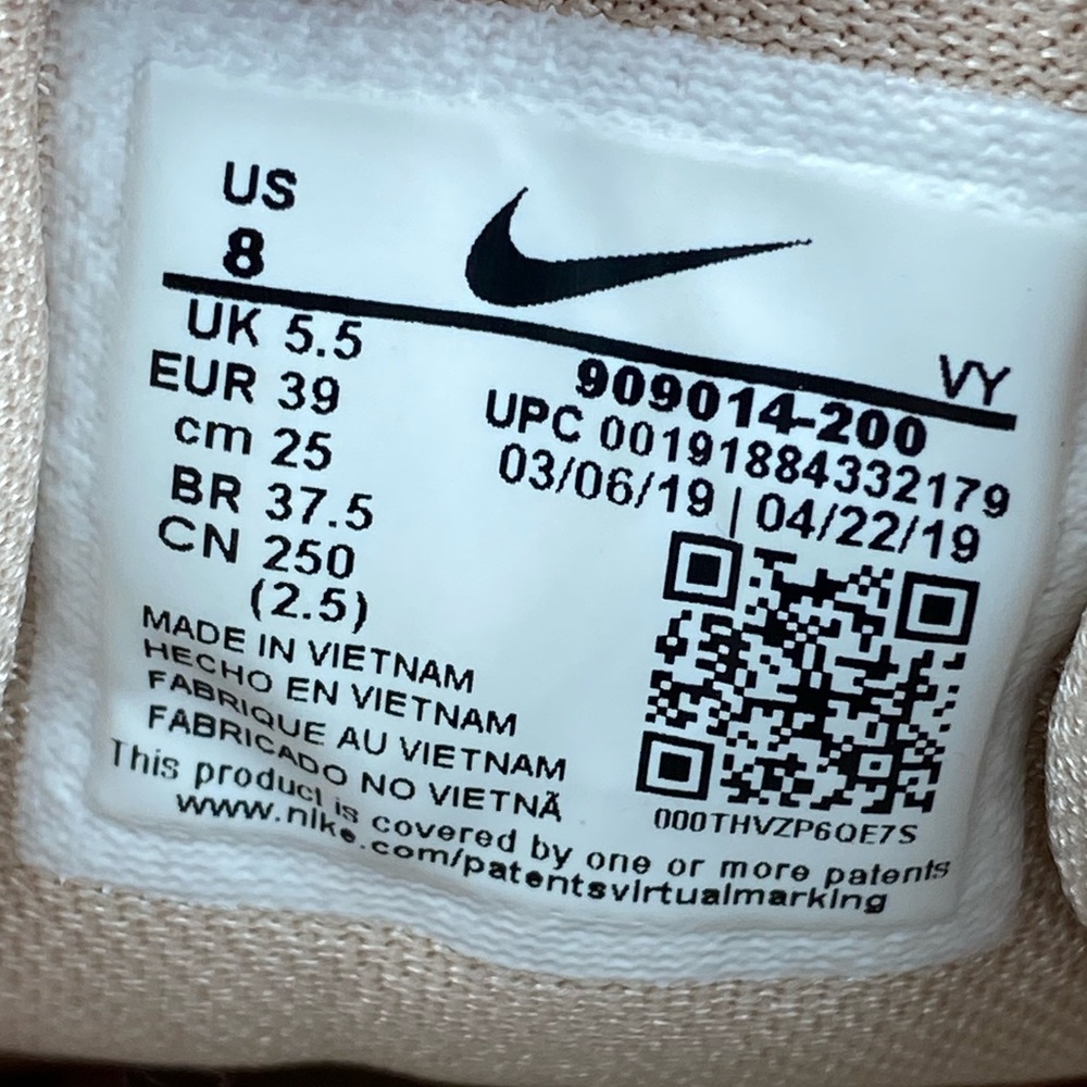 Nike Women’s Athletic Shoes in Blush Pink with White Swoosh - Picture 11 of 11